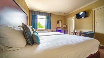 Habitación clásica con 2 camas individuales | Ropa de cama hipoalergénica y decoración personalizada