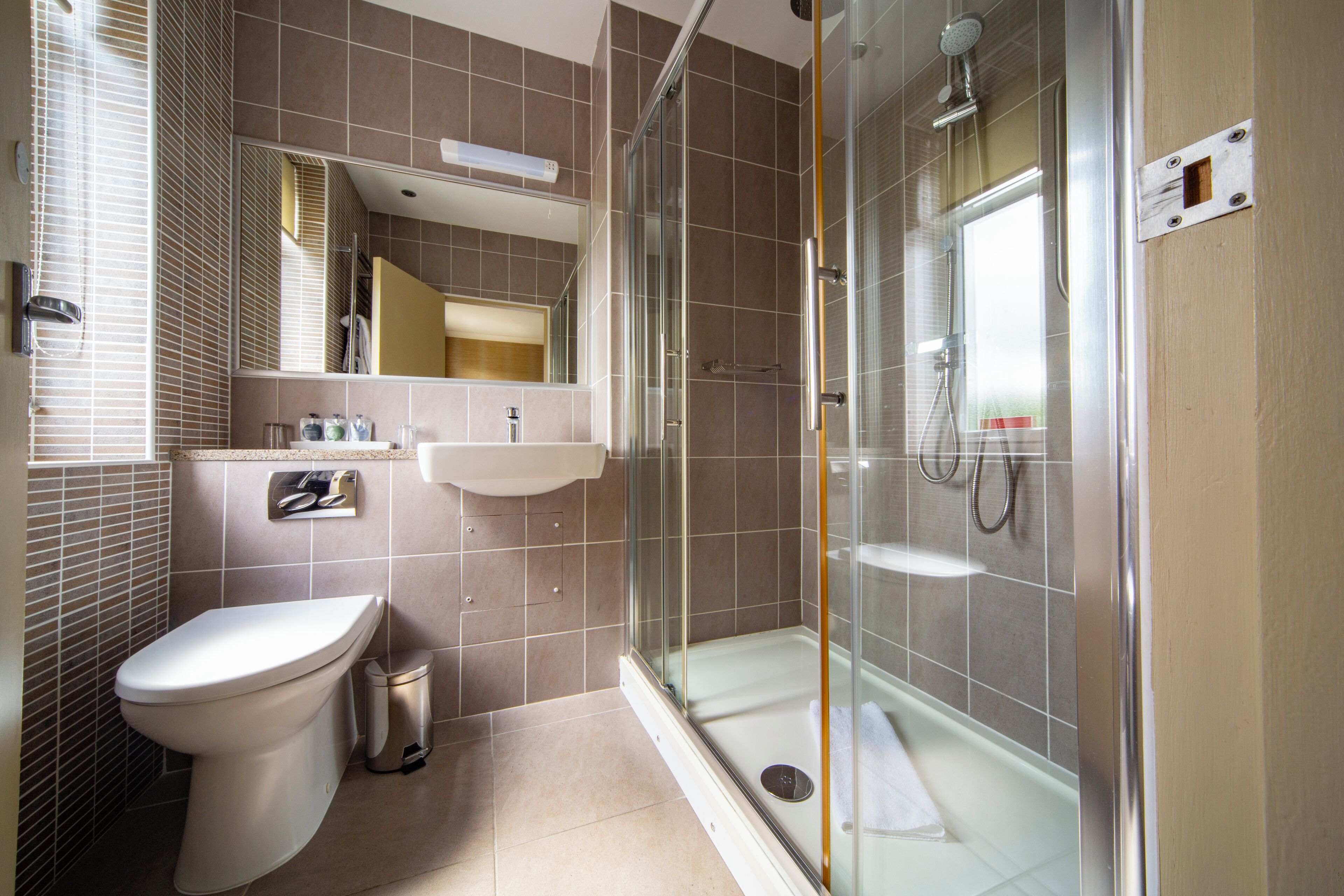 classic twin room | bathroom | free toiletries, hair dryer, towels