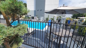 Piscina a l'aire lliure de temporada