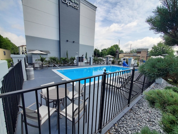 Seasonal outdoor pool