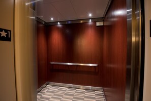 Interior - Clarion Pointe Racine - Mount Pleasant (Mount Pleasant)