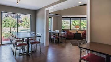 Free daily buffet breakfast