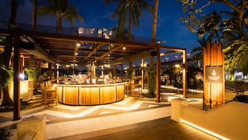3 bars/lounges, swim-up bar, poolside bar