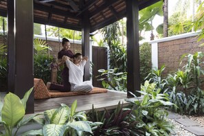 Couples treatment rooms, steam room, body treatments, hydrotherapy