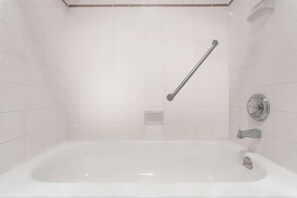 Combined shower/bathtub, eco-friendly toiletries, hair dryer, towels