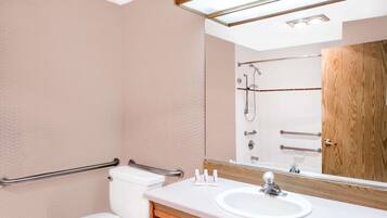 Ensemble douche/baignoire, articles de toilette écologiques