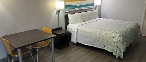 Ropa de cama de alta calidad y escritorio