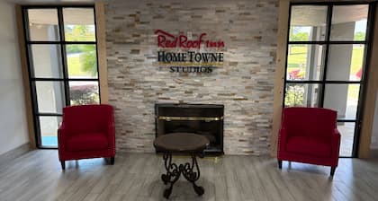 HomeTowne Studios by Red Roof Birmingham