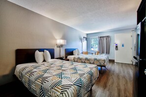 Premium bedding, desk, laptop workspace, rollaway beds - Motel 6 Birmingham, AL - Medical Center (Birmingham)