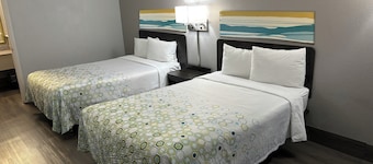 HomeTowne Studios by Red Roof Birmingham - Highway 280
