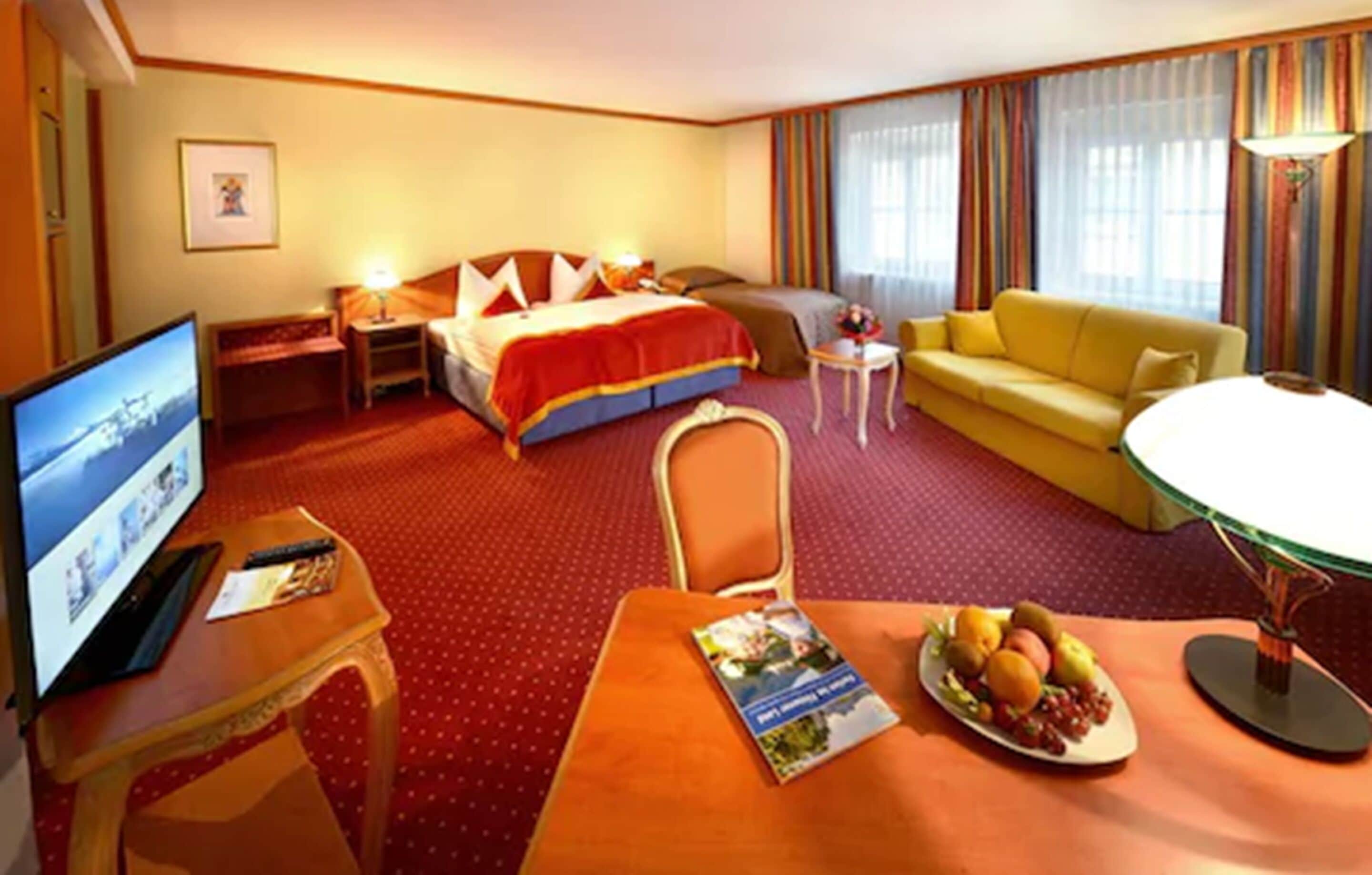 hypo-allergenic bedding, in-room safe, blackout curtains