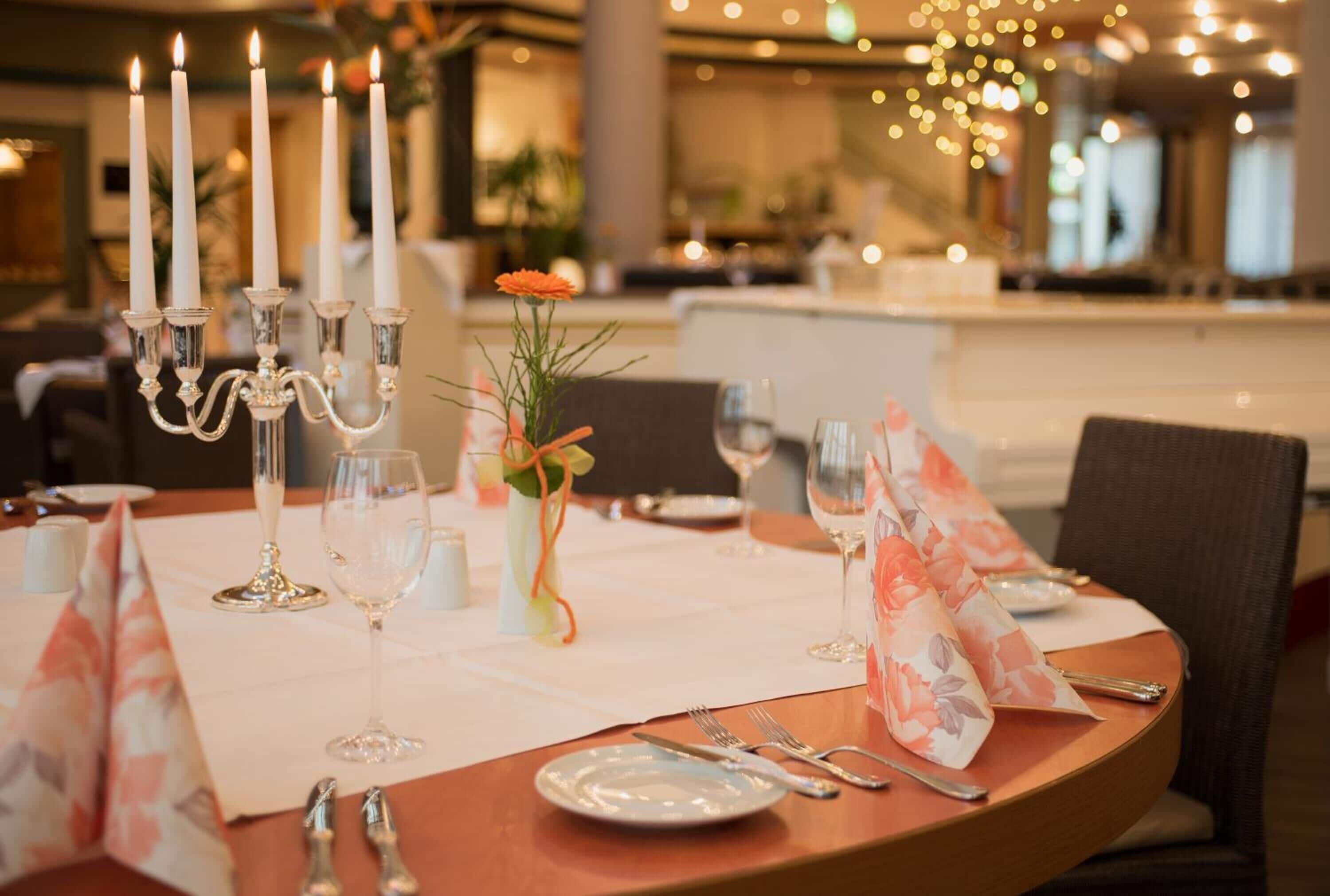 lunch and dinner served