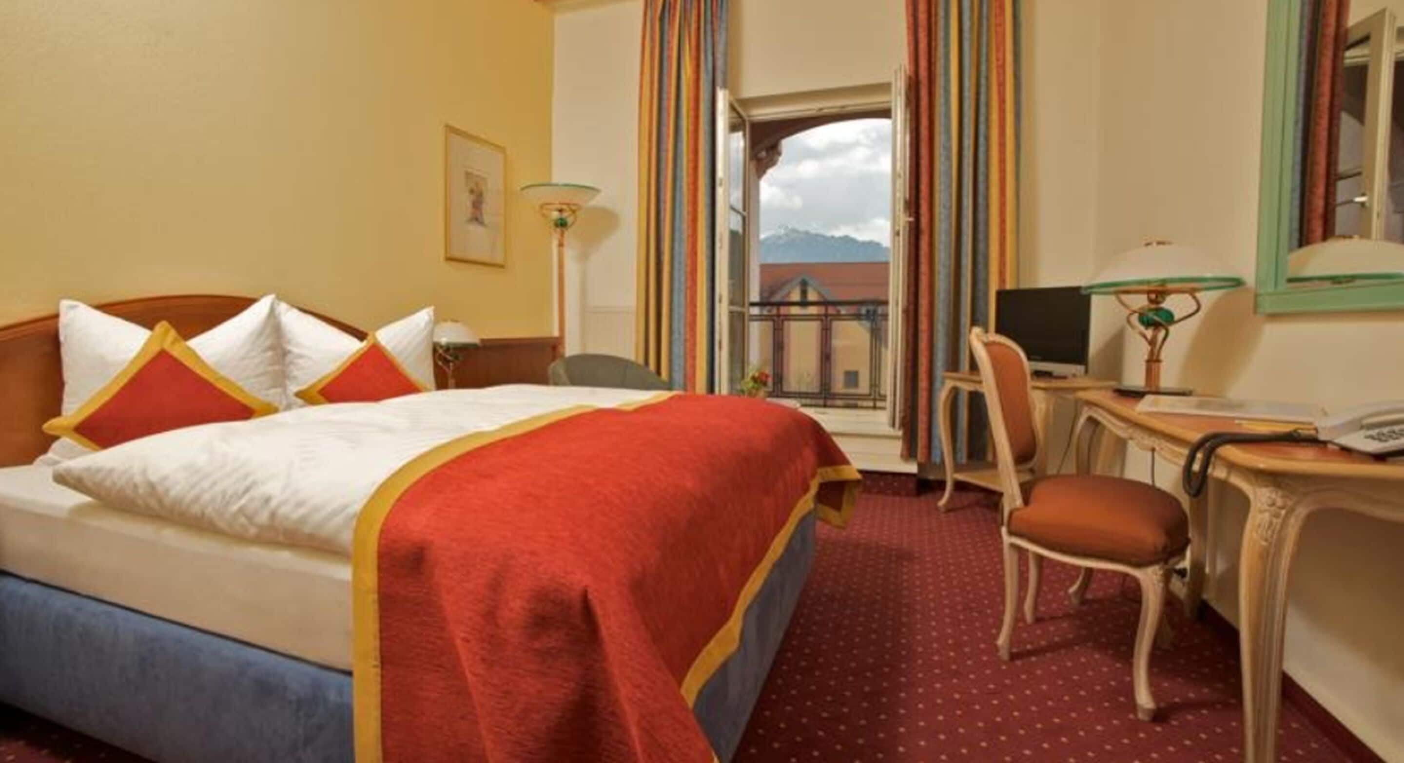 standard room | hypo-allergenic bedding, in-room safe, blackout curtains