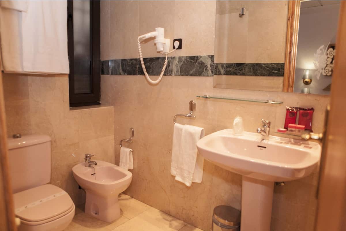 Designer toiletries, towels