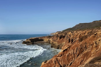 Days Inn & Suites by Wyndham San Diego SDSU