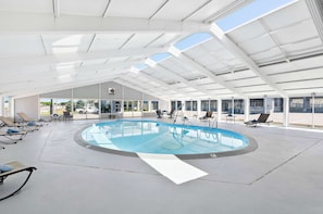 Piscine intérieure