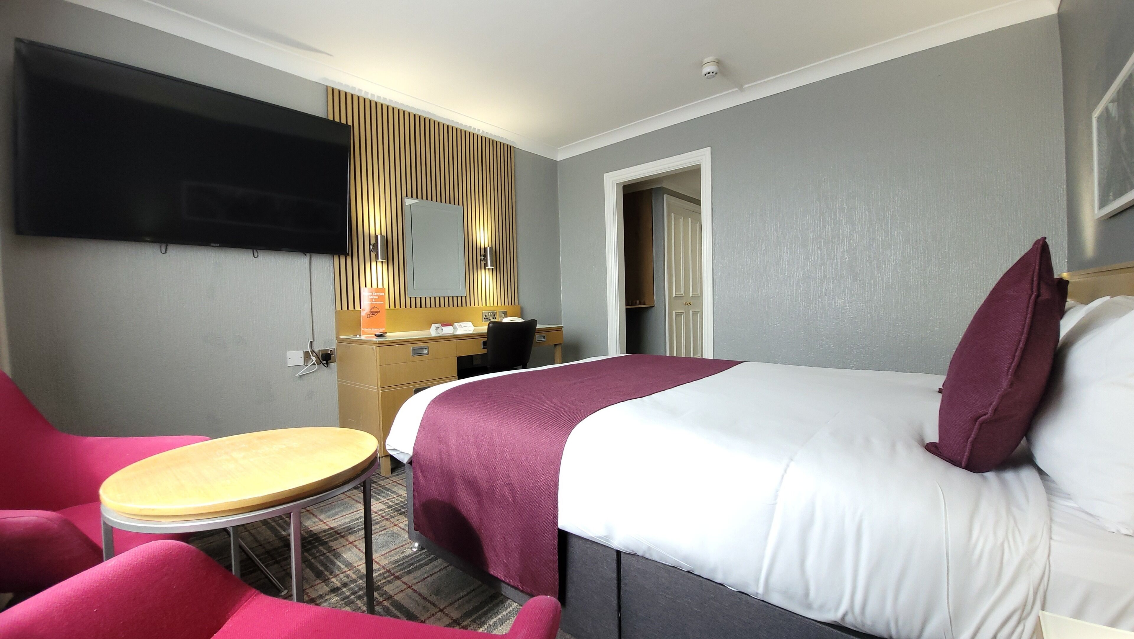Superior Double Room | In-room safe, desk, free WiFi, bed sheets