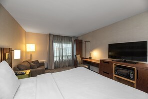 Standard Room, 1 King Bed with Sofa bed, Non Smoking | Pillowtop beds, desk, blackout drapes, iron/ironing board - Comfort Inn Dryden (Dryden)