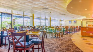 Desayuno buffet (con cargo) los fines de semana