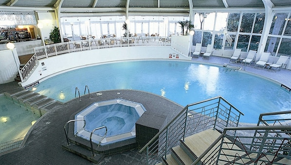 Indendørs pool