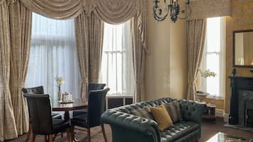 Suite | Area soggiorno | TV