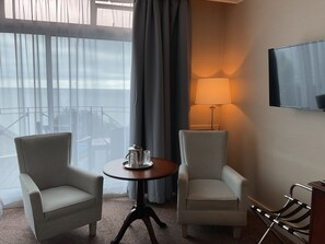 Chambre standard Lit double. Vue sur la mer