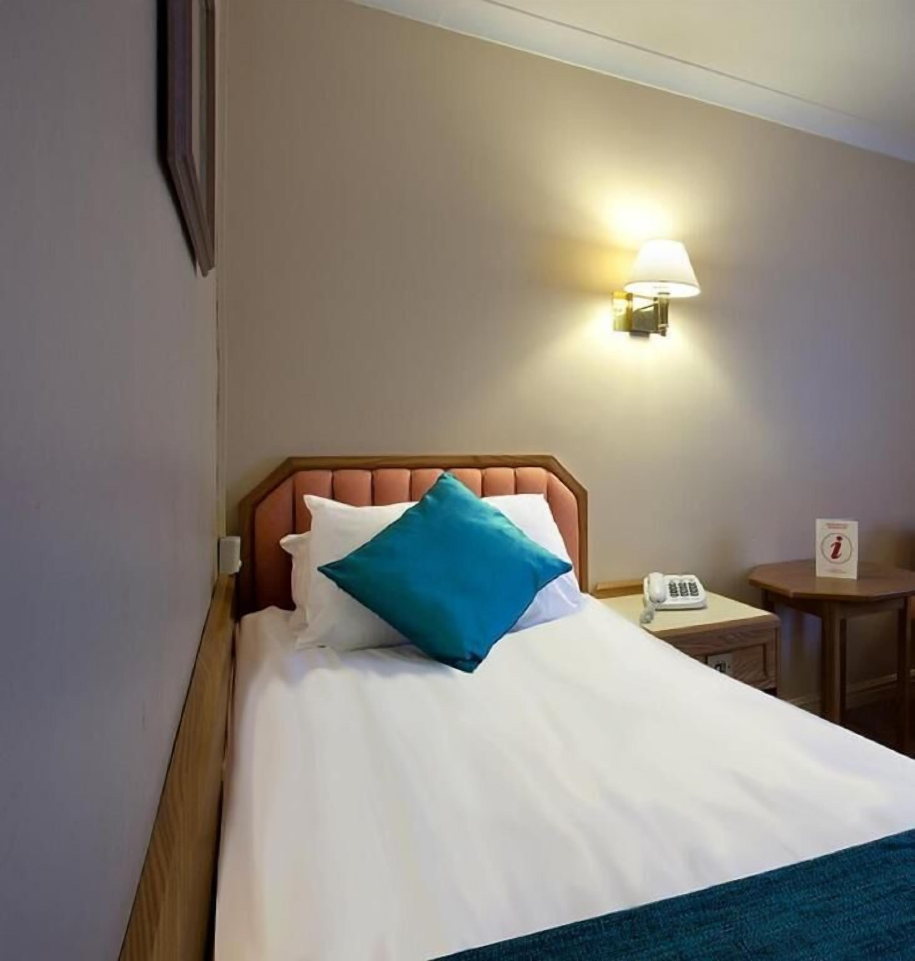 Chambre standard Lit 1 place.