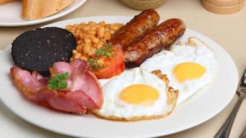 Petit déjeuner complet servi tous les jours en supplément