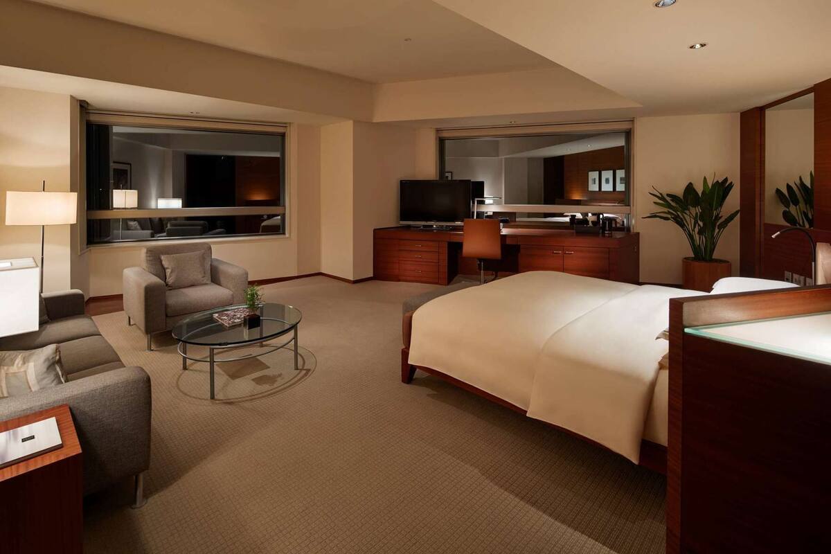Frette Italian sheets, premium bedding, down duvets, minibar