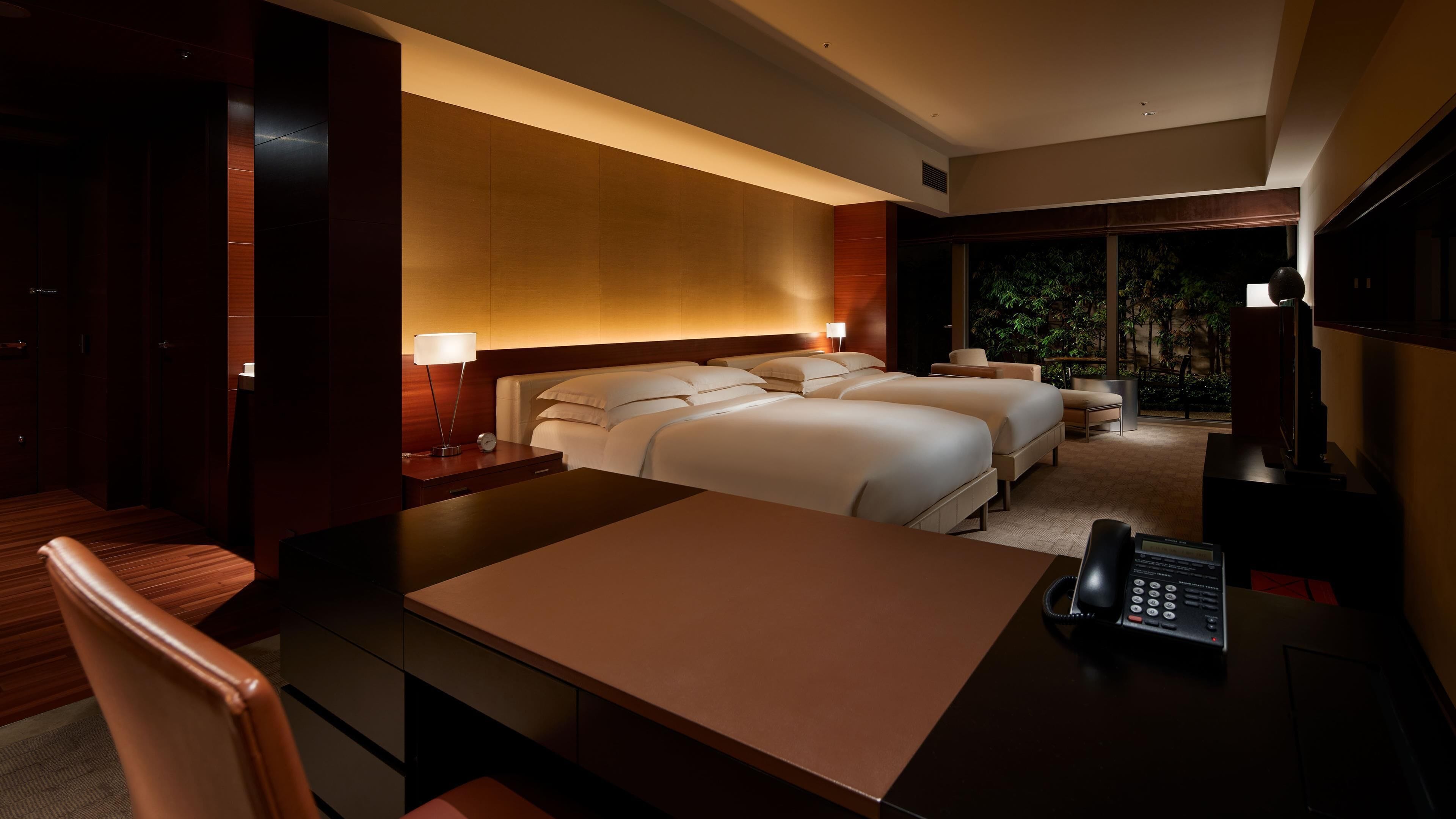 Deluxe Room, 2 Twin Beds (Club Access) | Frette Italian sheets, premium bedding, down comforters, minibar