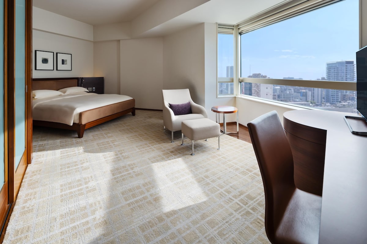 Deluxe Room, 1 King Bed | 1 bedroom, Frette Italian sheets, premium bedding, down duvets