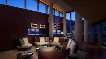 Presidential Suite | Frette Italian sheets, premium bedding, down comforters, minibar