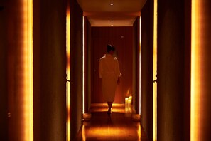 Sauna seca, banheira de hidromassagem, tratamentos corporais
