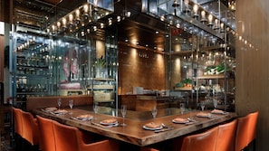7 restaurants, breakfast served