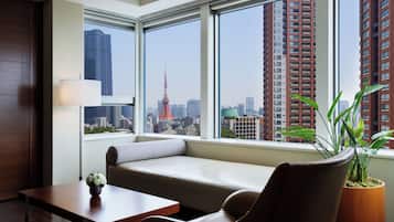 Family Suite, Multiple Beds | Frette Italian sheets, premium bedding, down duvets, minibar