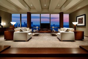 Frette Italian sheets, premium bedding, down comforters, minibar - Grand Hyatt Tokyo (Tokyo)