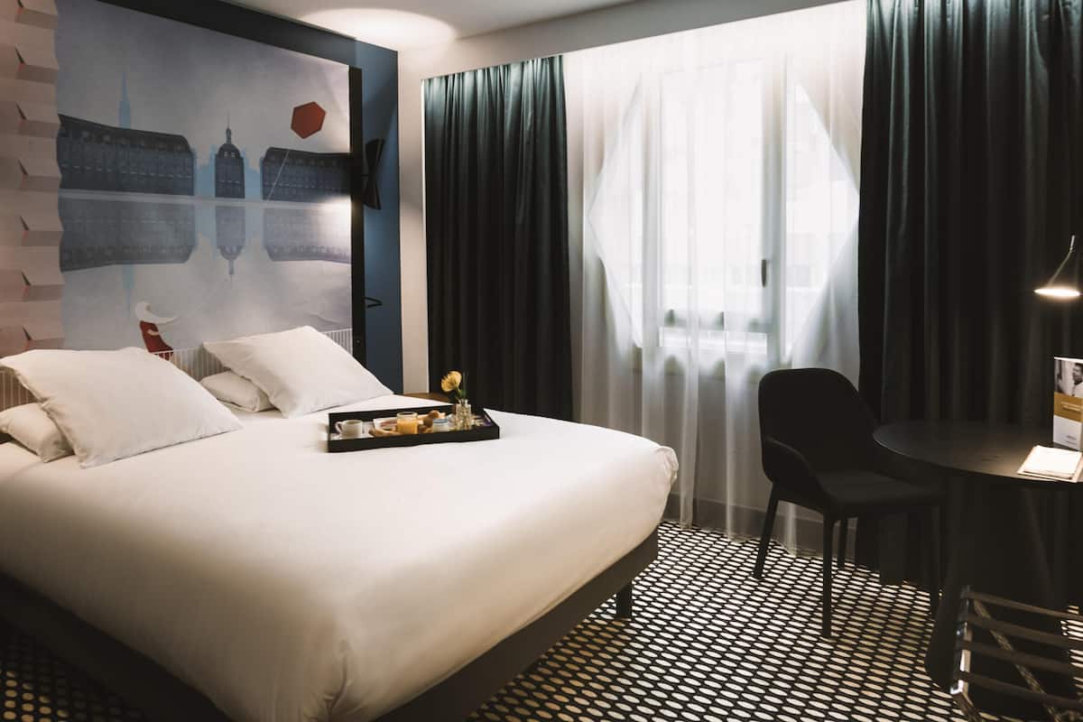 Privilege, Chambre, Plusieurs lits | Coffre-fort pour ordinateur portable, bureau, rideaux dâobscurcissement