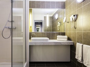 In-room safe, desk, blackout curtains, soundproofing - Mercure Bordeaux Centre Ville (Bordeaux)