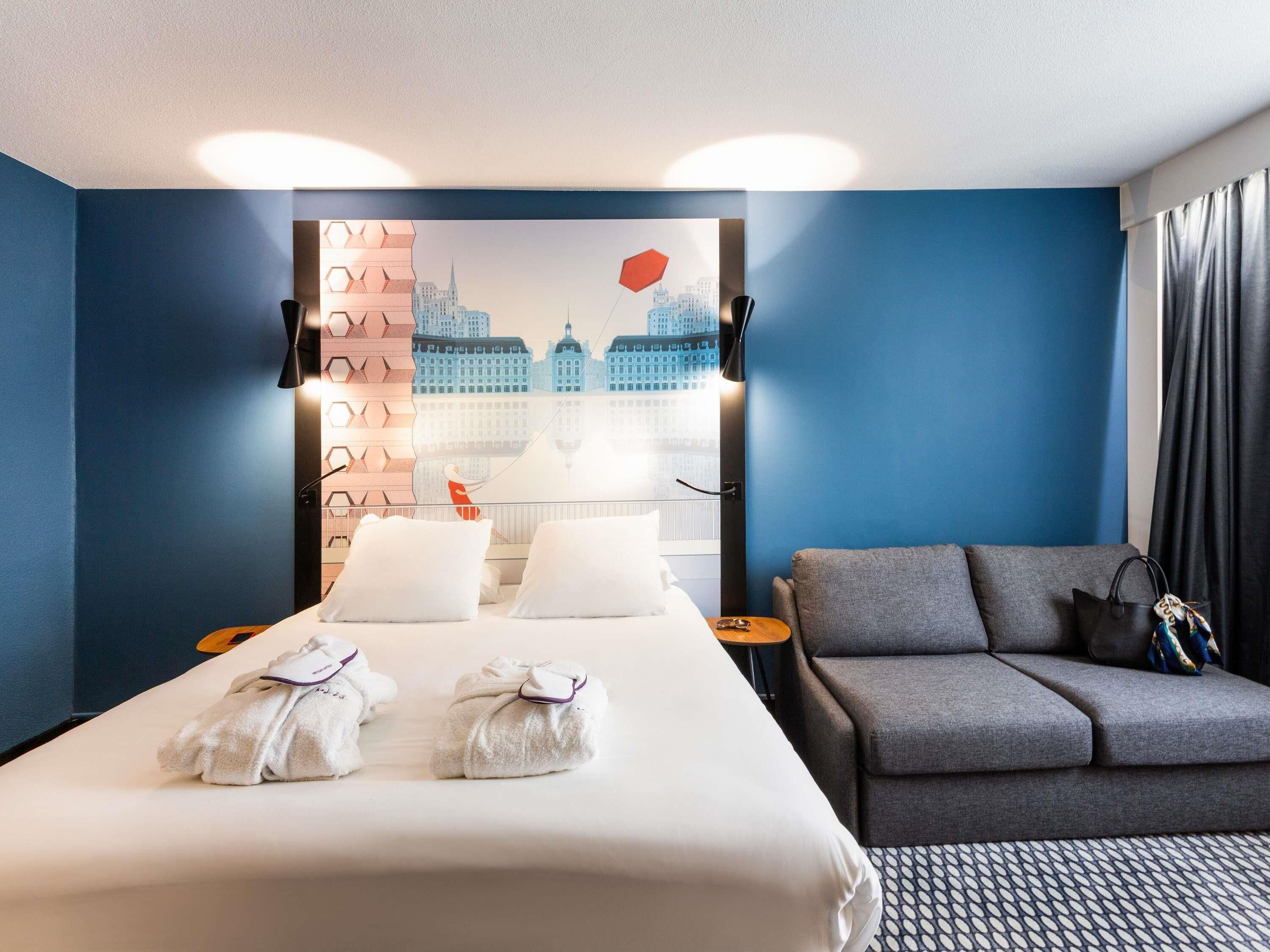 Privilege, Room, 1 Double Bed | In-room safe, desk, blackout drapes, soundproofing