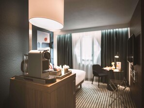 In-room safe, desk, blackout drapes, soundproofing - Mercure Bordeaux Centre Ville (Bordeaux)