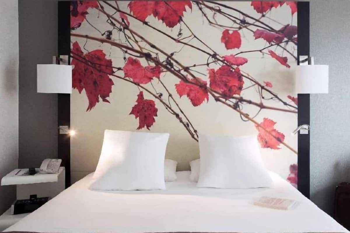 In-room safe, desk, blackout drapes, soundproofing
