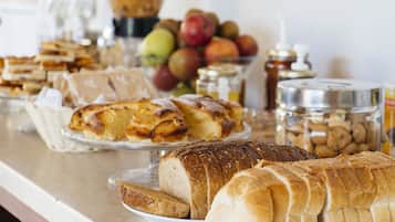 Daily buffet breakfast for a fee