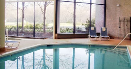 Doubletree by Hilton Somerset Hotel and Conference Center