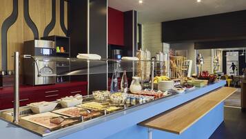 Free daily buffet breakfast