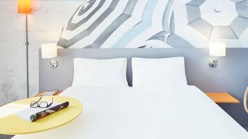 Premium bedding, in-room safe, desk, blackout drapes