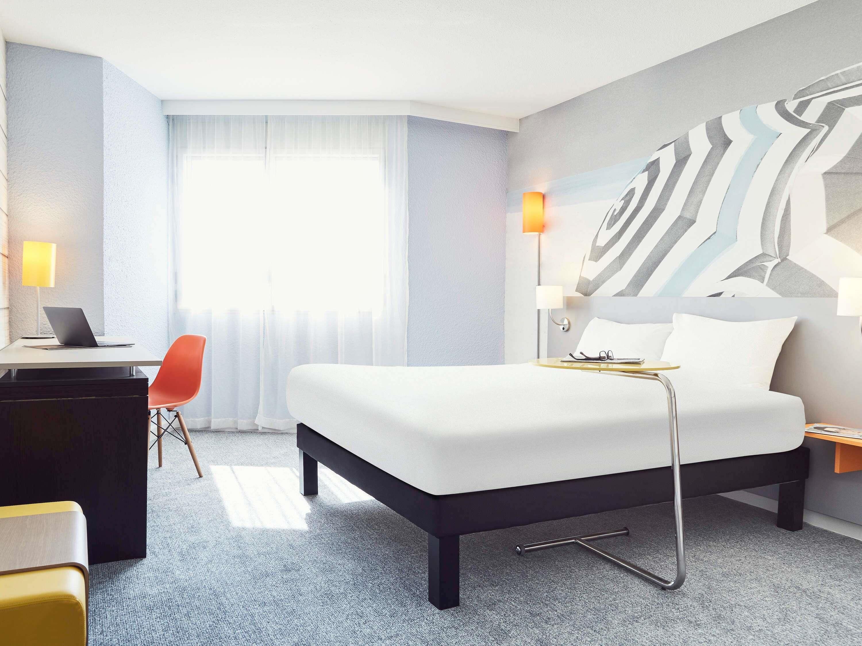 Chambre Standard, 1 lit double et 1 canapé-lit | Literie de qualité supérieure, coffres-forts dans les chambres, bureau