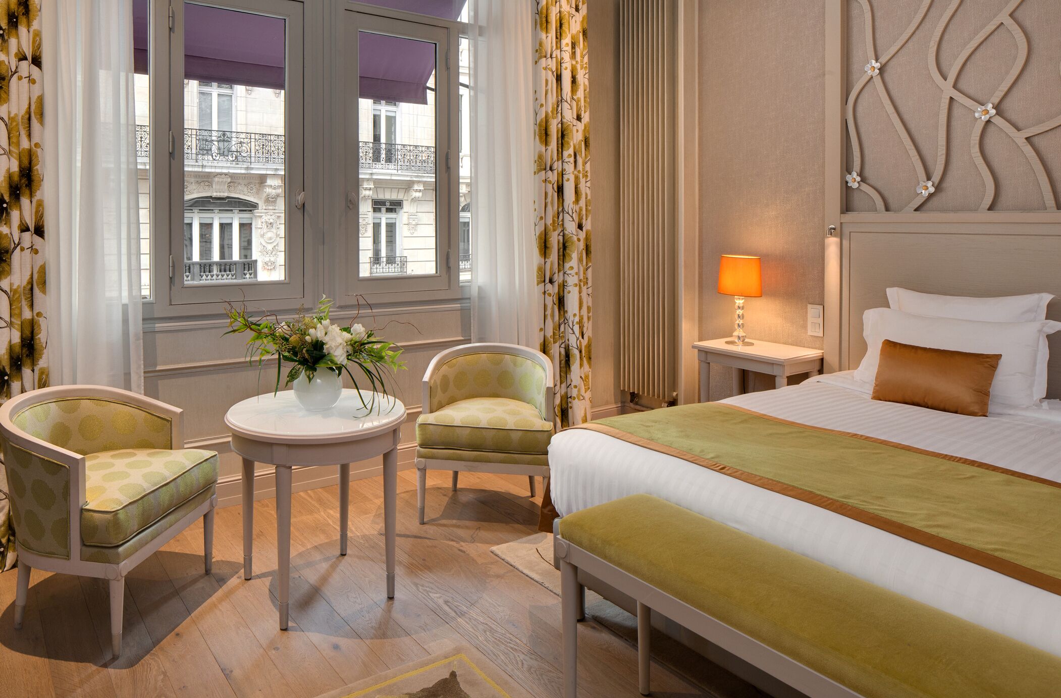 Literie de qualité supérieure, coffres-forts dans les chambres, bureau