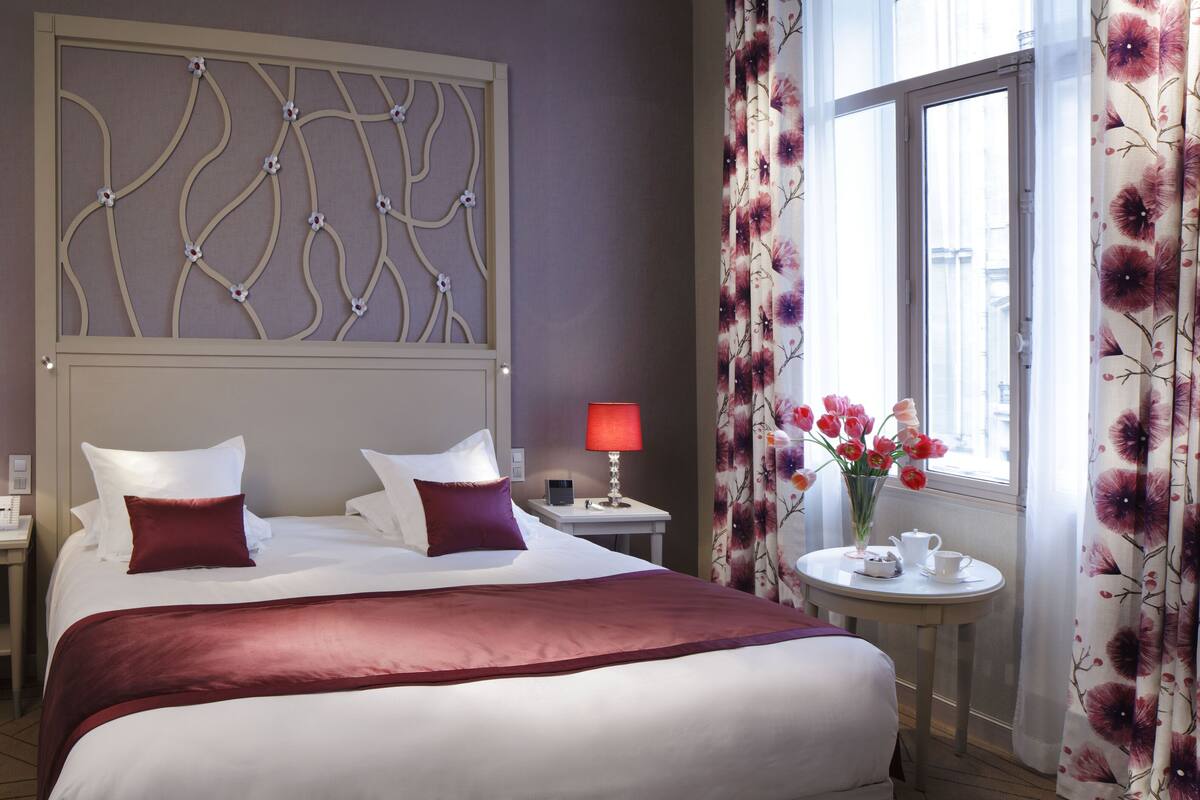 Premium bedding, in-room safe, desk, blackout curtains