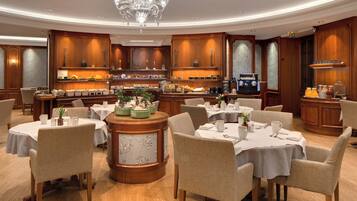 Daily buffet breakfast for a fee