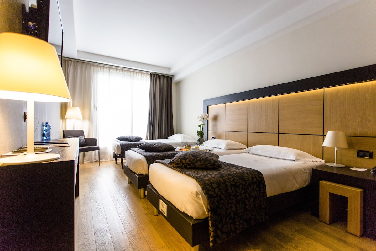 1 bedroom, premium bedding, minibar, in-room safe